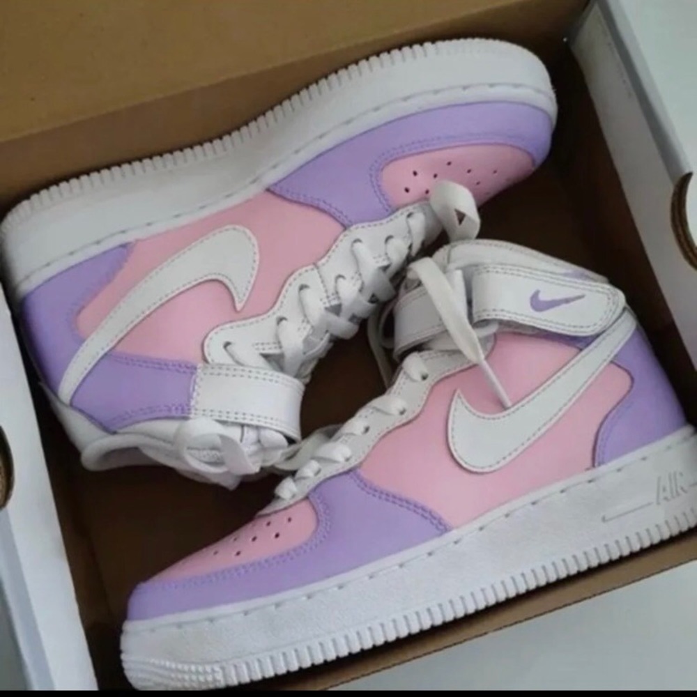 Kid’s Nike Air Force 1s Mid